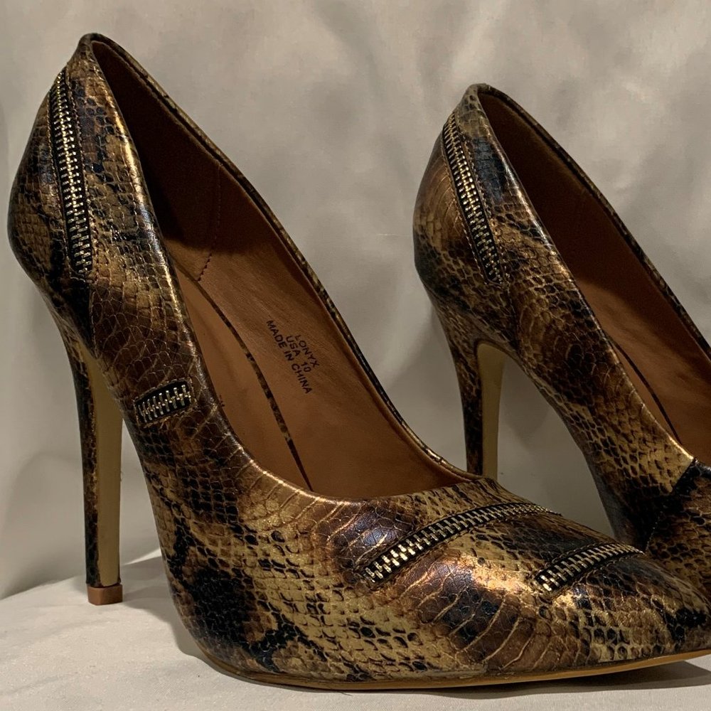 NEW Ladies Ashley Stewart Bronze Faux Snake Skin shoes with Brass Zipper